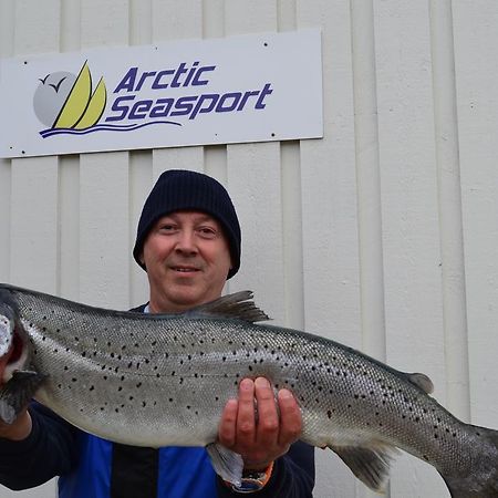 Arctic Seasport Hotel Løding Buitenkant foto
