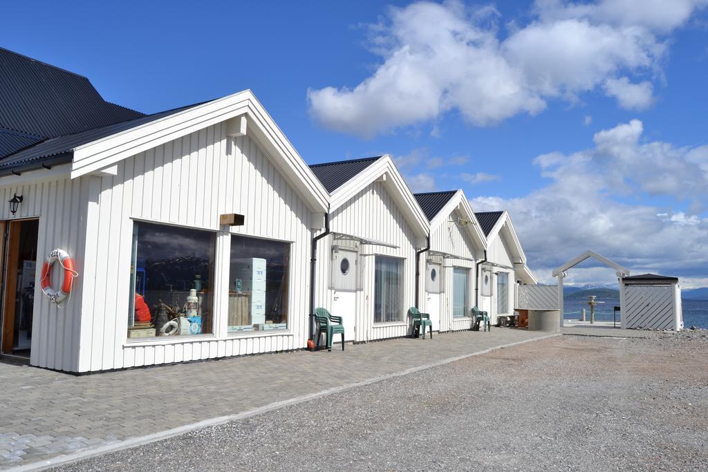 Arctic Seasport Hotel Løding Buitenkant foto
