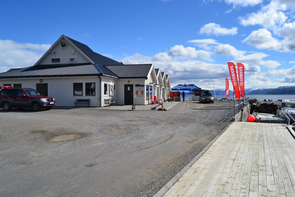 Arctic Seasport Hotel Løding Buitenkant foto